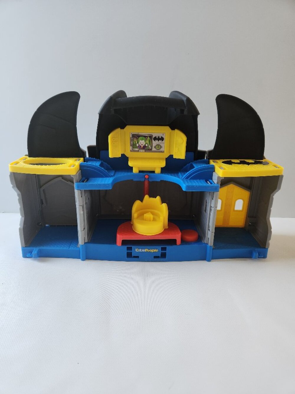 Fisher-Price Little People Batman Batcave Playset DC Comics Toy Superhero